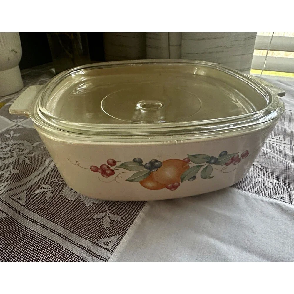 CorningWare 2L Square Ceramic Casserole w/ Glass Lid Handle Fruit A-2-B A-8-1